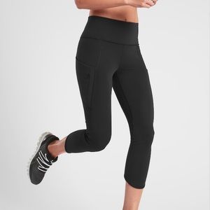Athleta All In Capri Leggings NWOT Black XS Pocket